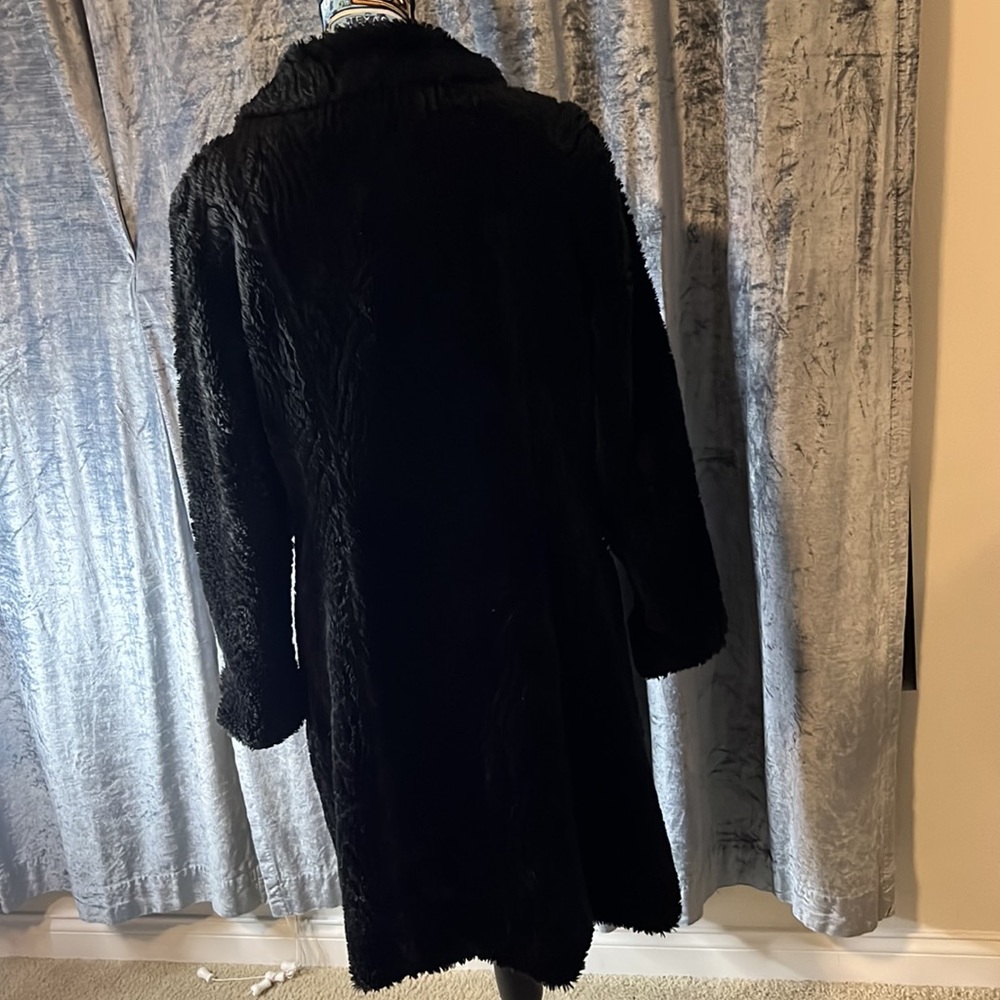 black faux fur long coat - Picture 2 of 2